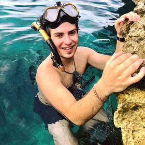 Meet your Posher, Alex